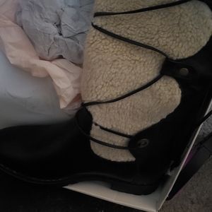 Winter boots NWOT
